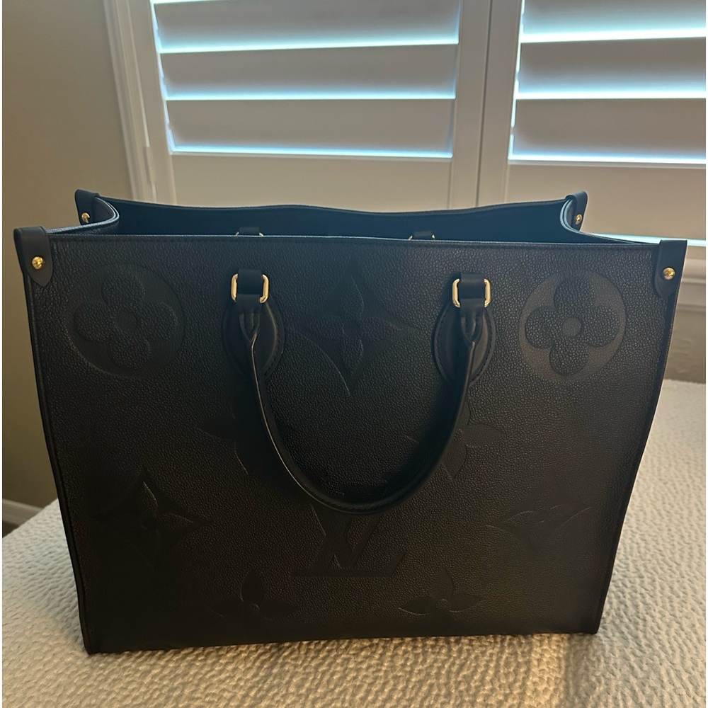 Louis Vuitton On The Go GM Handbag Black